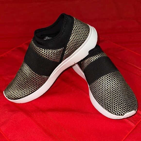 Fitflop Black and Gold Slip-On Sneakers with Cushioned Sole Size 6.5 - Picture 1 of 12